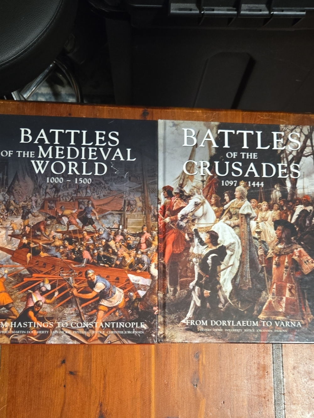 Battles of the Medieval World & Battles of the Crusades - Set (Brown)